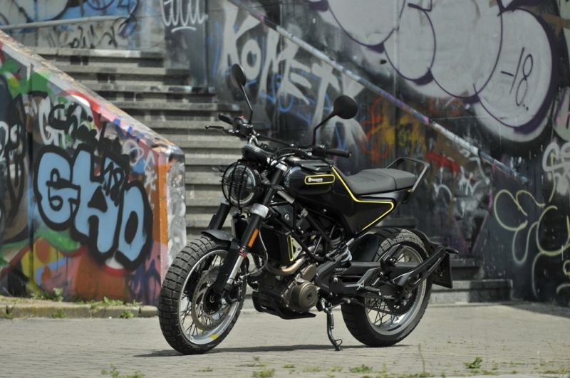 Test Husqvarna Svartpilen 401: Černý šíp vystřelen! - 3 - 1 Husqvarna Svartpilen 401 test (16)