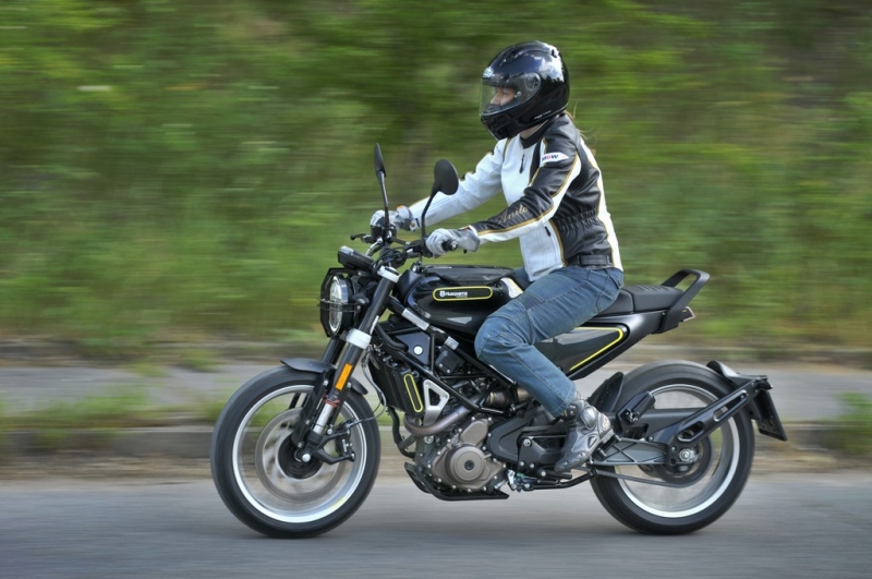 Test Husqvarna Svartpilen 401: Černý šíp vystřelen! - 16 - 1 Husqvarna Svartpilen 401 test (9)