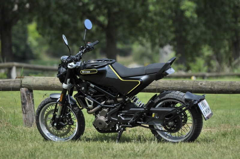 Test Husqvarna Svartpilen 401: Černý šíp vystřelen! - 17 - 1 Husqvarna Svartpilen 401 test (5)