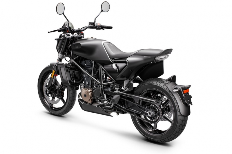 Husqvarna Svartpilen 701: rebelie v černém - 26 - 1 Husqvarna Svartpilen 701 (26)