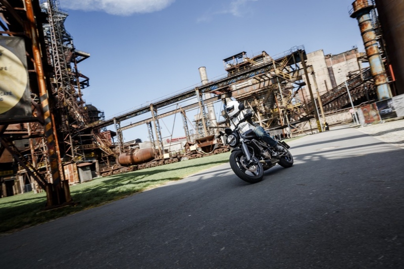 Test Husqvarna 701 Svartpilen: černý rytíř - 17 - 1 Husqvarna Svartpilen 701 test (17)