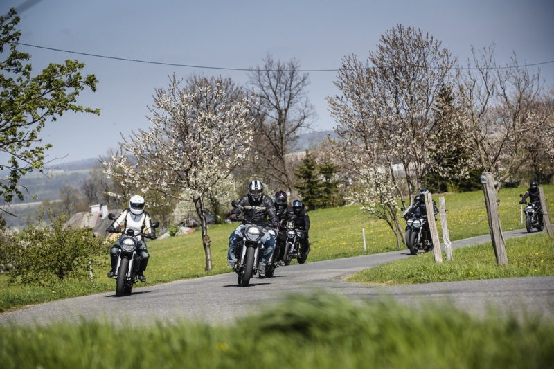 Test Husqvarna 701 Svartpilen: černý rytíř - 21 - 1 Husqvarna Svartpilen 701 test (21)