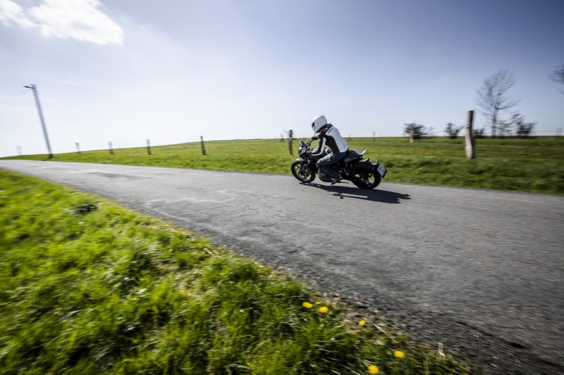 Test Husqvarna 701 Svartpilen: černý rytíř - 24 - 1 Husqvarna Svartpilen 701 test (26)