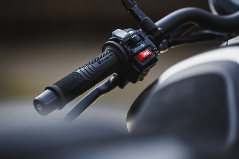 Test Husqvarna 701 Svartpilen: černý rytíř - 29 - 1 Husqvarna Svartpilen 701 test (3)