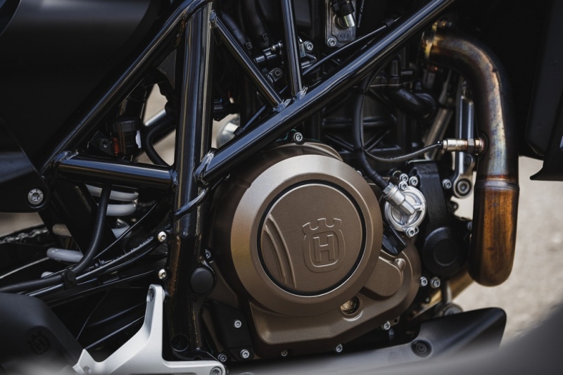 Test Husqvarna 701 Svartpilen: černý rytíř - 32 - 1 Husqvarna Svartpilen 701 test (32)