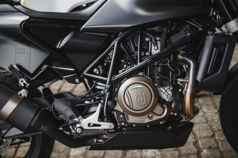 Test Husqvarna 701 Svartpilen: černý rytíř - 7 - 1 Husqvarna Svartpilen 701 test (9)