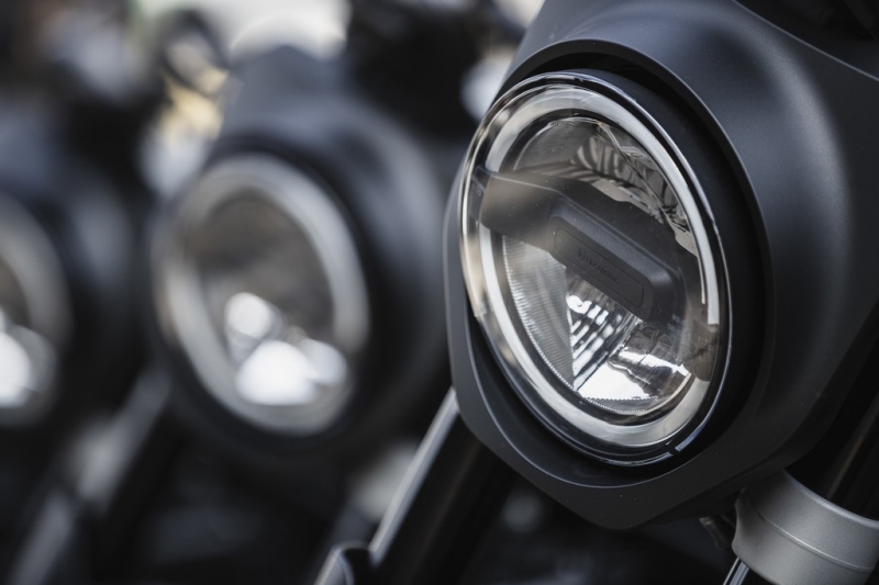 Test Husqvarna 701 Svartpilen: černý rytíř - 8 - 1 Husqvarna Svartpilen 701 test (41)