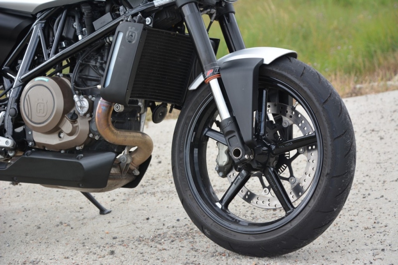 Test Husqvarna 701 Vitpilen: extravagantní Švéd - 7 - 1 Husqvarna Vitpilen 701 test (14)
