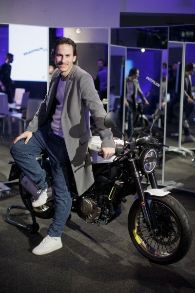Husqvarna oficiálně představila 401 Svartpilen a Vitpilen, známe ceny - 2 - 1 Husqvarna prezentace (2)
