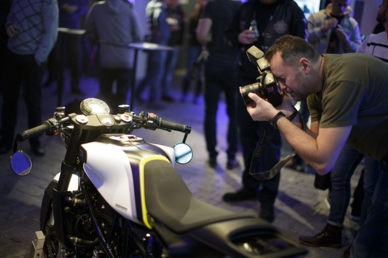 Husqvarna oficiálně představila 401 Svartpilen a Vitpilen, známe ceny - 5 - 1 Husqvarna prezentace (9)