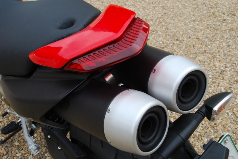 Test Ducati Hypermotard 1100: Hyperaktivní povaha - 10 - HypDSC_004310