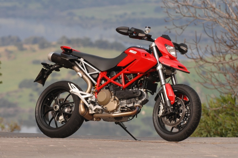 Test Ducati Hypermotard 1100: Hyperaktivní povaha - 1 - HypDSC_004815