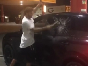 Video: Andrea Iannone se vloupal do Porsche!