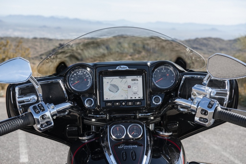 Indian Roadmaster Elite 2020: ručně lakovaný  - 10 - 1 Indian Roadmaster Elite 2020 (4)