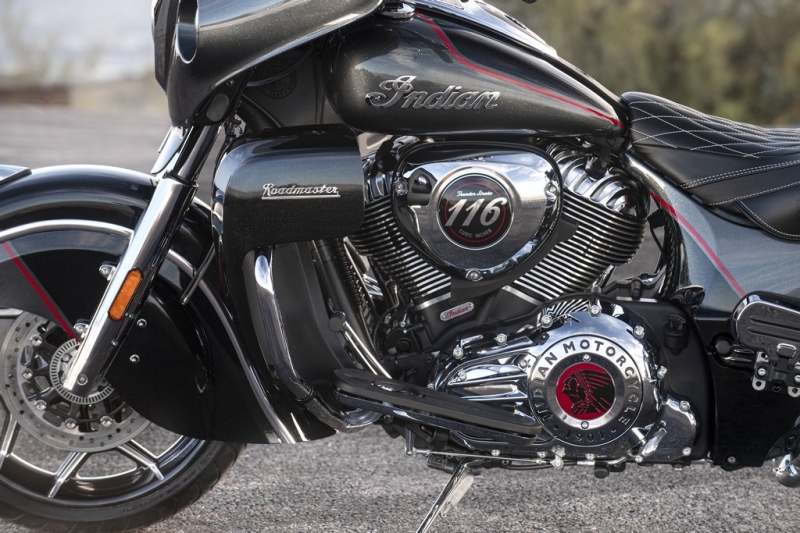 Indian Roadmaster Elite 2020: ručně lakovaný  - 7 - 1 Indian Roadmaster Elite 2020 (7)