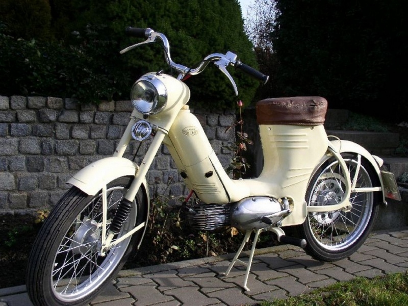 Jawa E-Pionýr 555: elektrický 