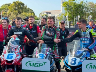Hlavní obrázek k článku: Johnny Stewart vyhrál závody Sportbike a Supersport na Manx GP