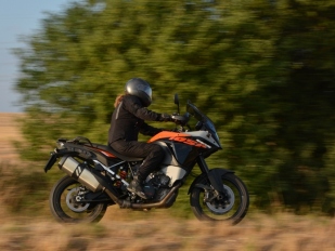 Test KTM 1050 Adventure 2015: rakouská šlechtična