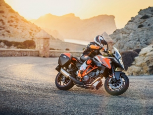 KTM 1290 Super Duke GT jde do prodeje