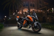 KTM 1290 SuperDuke GT 2016 KTM 1290 SUPER DUKE GT_06