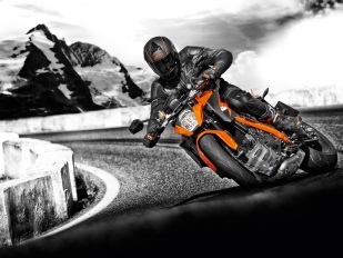 KTM Super Duke 1290 R: Držte si klobouky, bude to jízda!