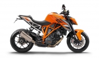 1 KTM 1290 Super Duke R 2014
