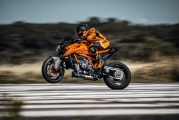 1 KTM 1390 Super Duke R (7)