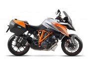 1 KTM 2016 1290 Super Duke GT8