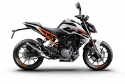 1 KTM 250 Duke 2017
