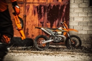 1 KTM 300 EXC TPI MY21_Action