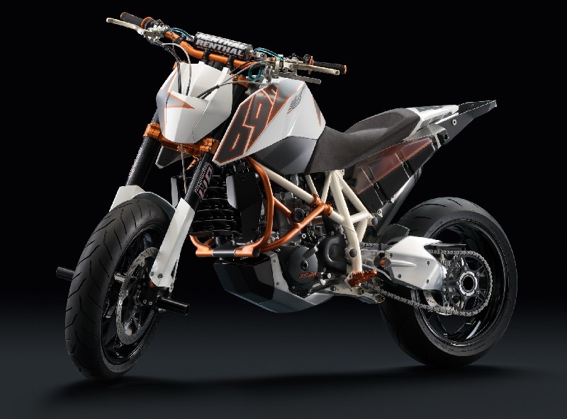 KTM 690 SM: zběsilost na dvou kolech  - 1 - KTM_690SM_2009_01