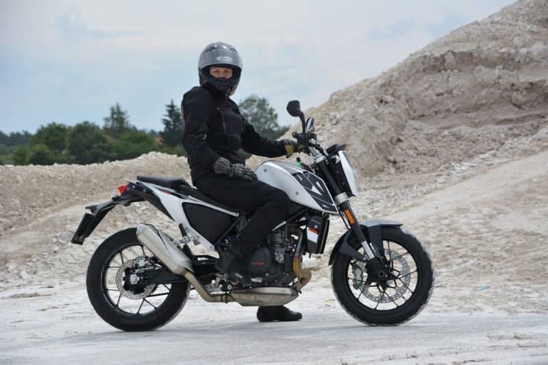 Test KTM 690 Duke 2016: ďábelský jednoválec - 18 - 1 KTM 690 Duke 2016 test6