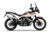 1 KTM 790 Adventure 2023 (16)