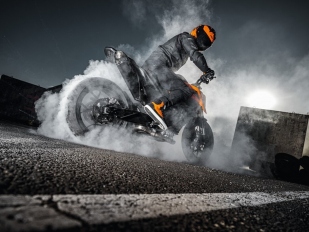 KTM 790 Duke 2025: s novým displejem