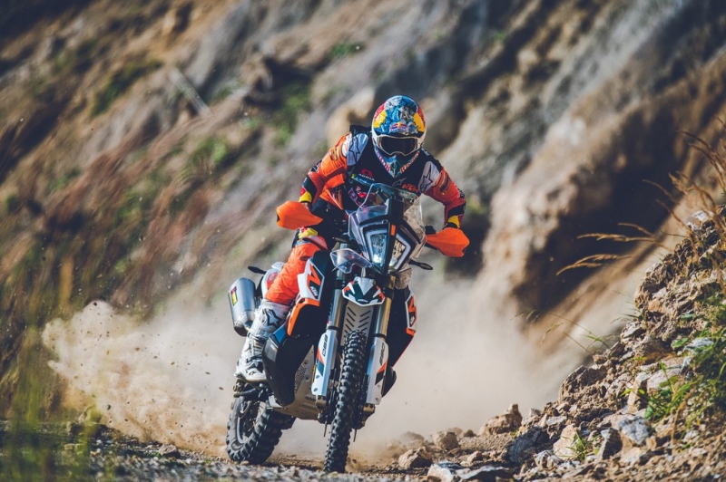 KTM 890 Adventure R a Rally: dvouválcové dobrodružství - 21 - 1 KTM 890 Adventure R Rally  (5)