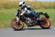 1 KTM 890 Duke R test (12)