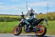 1 KTM 890 Duke R test (13)