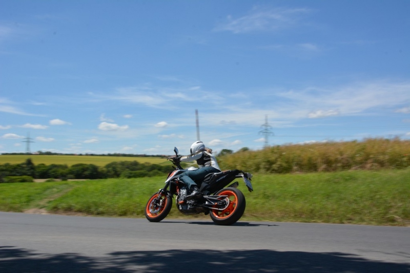 Test KTM 890 Duke R: nezkrotný vévoda - 19 - 1 KTM 890 Duke R test (8)