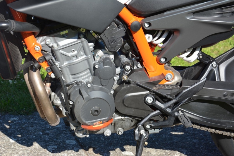 Test KTM 890 Duke R: nezkrotný vévoda - 8 - 2 KTM 890 Duke R test (34)