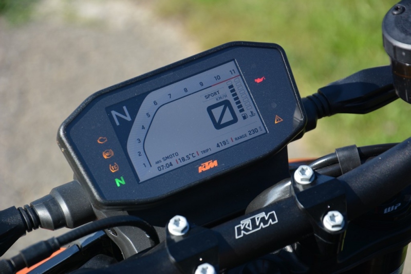 Test KTM 890 Duke R: nezkrotný vévoda - 9 - 1 KTM 890 Duke R test (4)