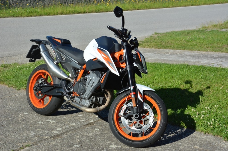 Test KTM 890 Duke R: nezkrotný vévoda - 23 - 2 KTM 890 Duke R test (44)