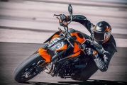 1 KTM 890 Duke (3)