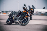 1 KTM 890 Duke (5)