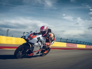 KTM 990 RC R Track 2026: na závodní okruhy