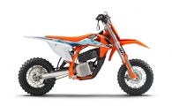 1 KTM SX-E 3 (5)