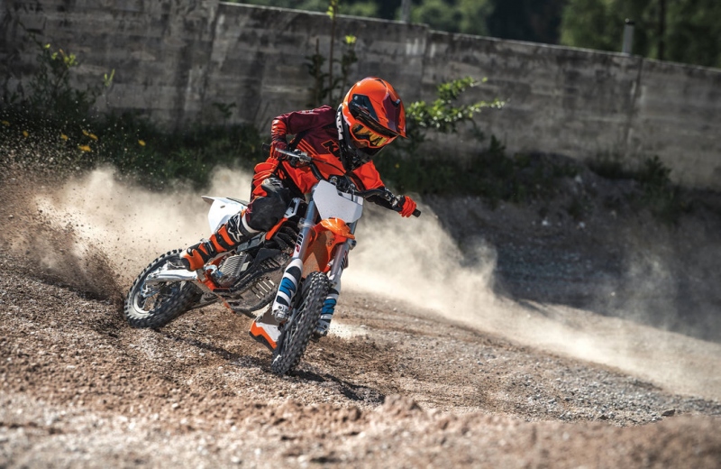 KTM SX-E 5: elektrická kroska pro děti - 7 - 1 KTM SX-E 5 elektricke enduro deti (3)