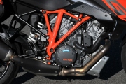 1 KTM Super Duke 1290 GT test03