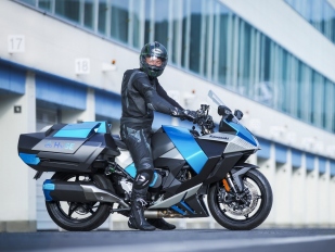 Kawasaki Hydrogen ICE: motorka na vodík
