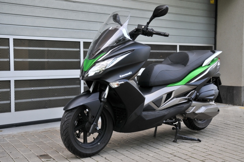 Test Kawasaki J 300: vzhled sportovce - 4 - 1 Kawasaki J 300 test05