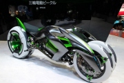 1 Kawasaki J koncept trikolky (1)